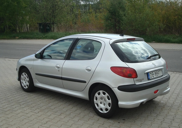 Peugeot 206 cena 8800 przebieg: 167000, rok produkcji 2009 z Wałbrzych małe 436